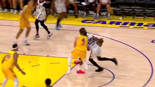 夏联克内克特25分 贝兹利27+13 布朗尼5中1 湖人14分逆转马刺