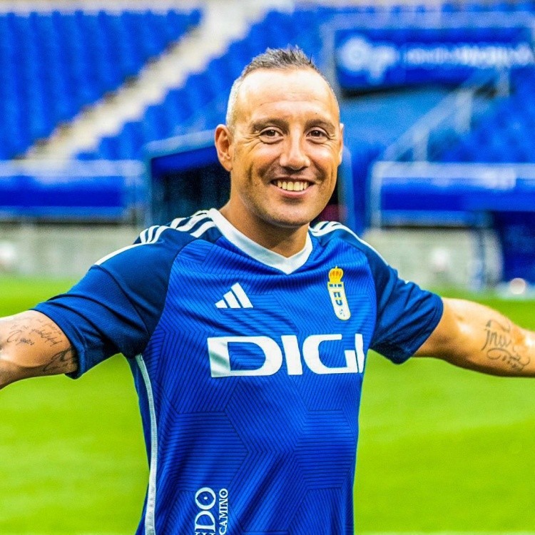 新赛季西甲见？40岁卡索拉征战西乙任队长，球队8轮不败距直升2分