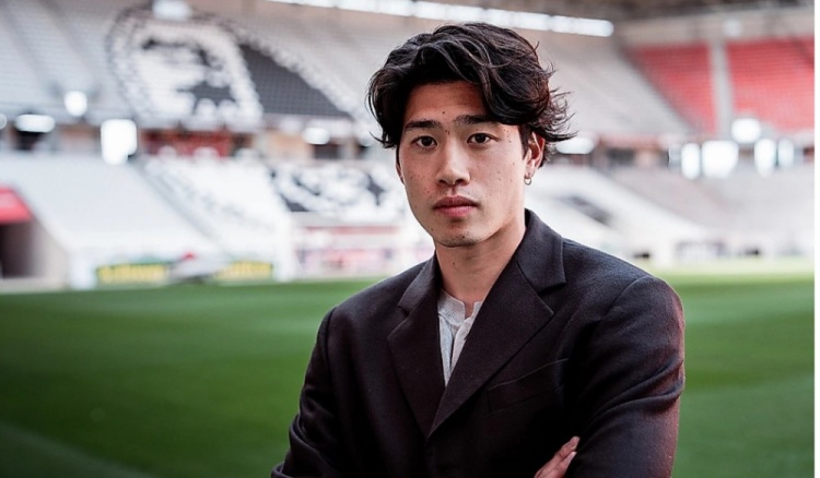 铃木唯人：去弗赖堡前堂安律帮了我很多，不知道他会在此待到何时