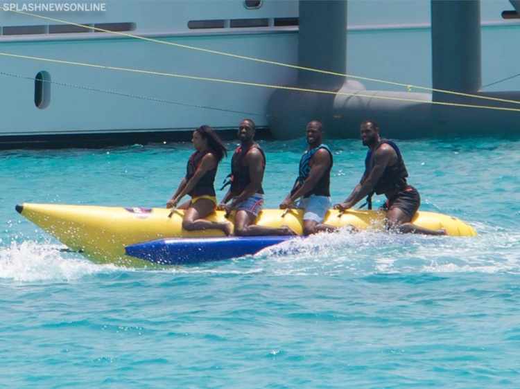 韦德：是我妻子提议坐香蕉船的 安东尼还在路上就没赶上