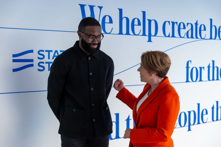 回馈社区！杰伦-布朗支持创业者的计划得到州长赞扬