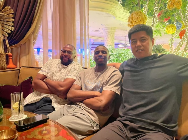 下赛季能否继续合作？迪亚洛晒与山西主帅潘江合影：在赌城见面了