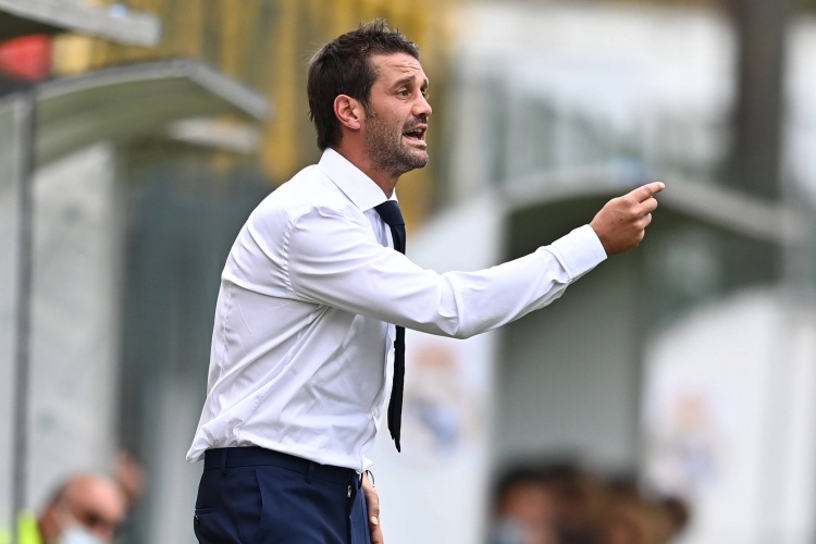 米体：齐沃和国米签约两年&年薪250万欧+奖金，将沿用三后卫阵型