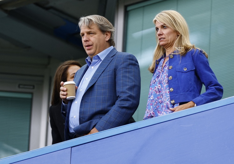 英媒：维拉切尔西财务违规面临欧足联罚款，巴萨的违规结果下周出