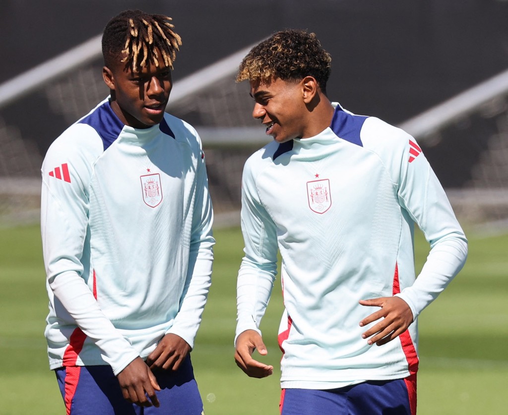 尼科在西班牙队更衣室对巴萨球员开玩笑：兄弟们，把我带上