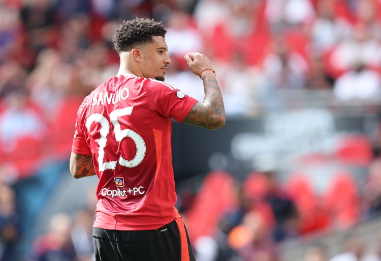 意媒：那不勒斯和米兰有意引进桑乔，他被认为是理想引援