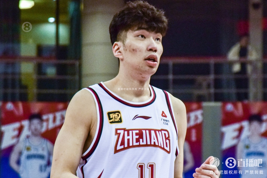 余嘉豪征战CBA四个赛季 获年度最佳星锐&2次入选国内最佳阵容二阵