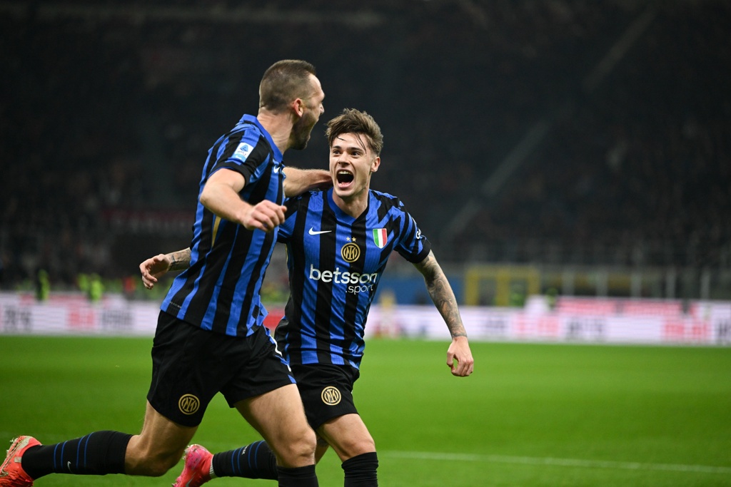 记者：国米在1月以630万欧从罗马引进扎莱夫斯基，如今1700万出售