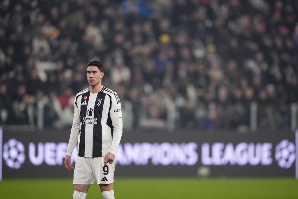 年薪1200万遭弃用25岁弗拉霍维奇枯坐板凳，尤文花8350万引进