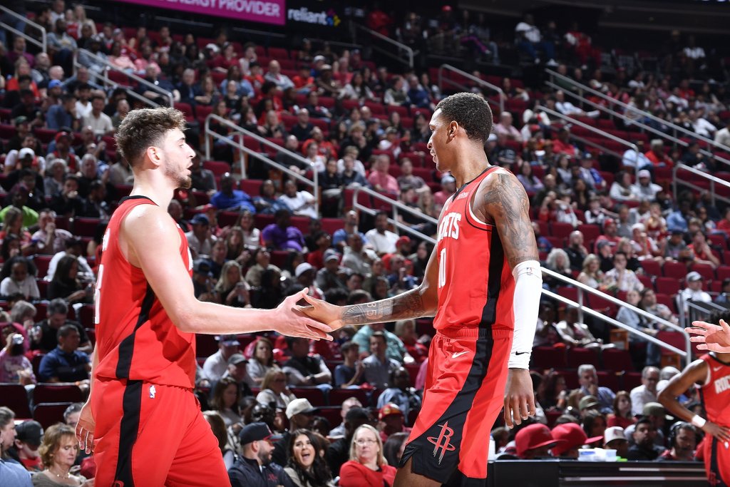 小贾巴里：我一路见证申京的成长 他现在的单打是防不住的