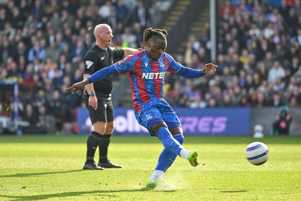 记者：埃泽将进入欧协联附加赛名单，他堪称职业精神的典范