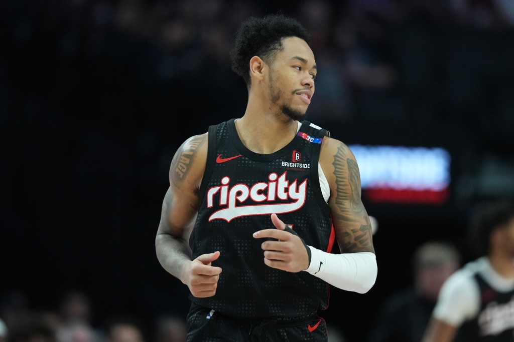 美记：绿军对交易安芬尼-西蒙斯持开放态度 但也没有到处打电话