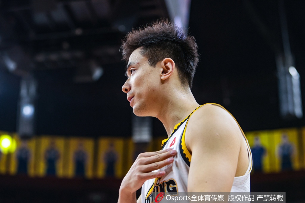 麦穗丰：辽宁要想办法释放赵继伟 朱俊龙带起了广厦的侧翼