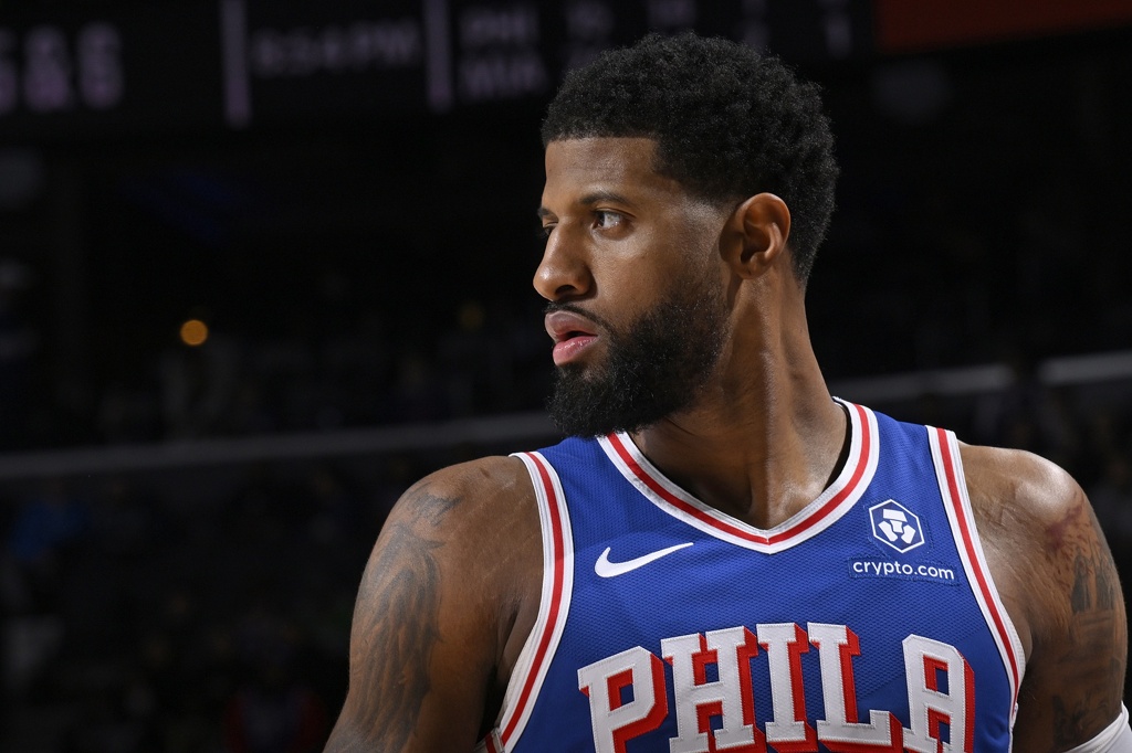 最强背景板！这TM也有我？有望总决赛的2队都从乔治交易获利