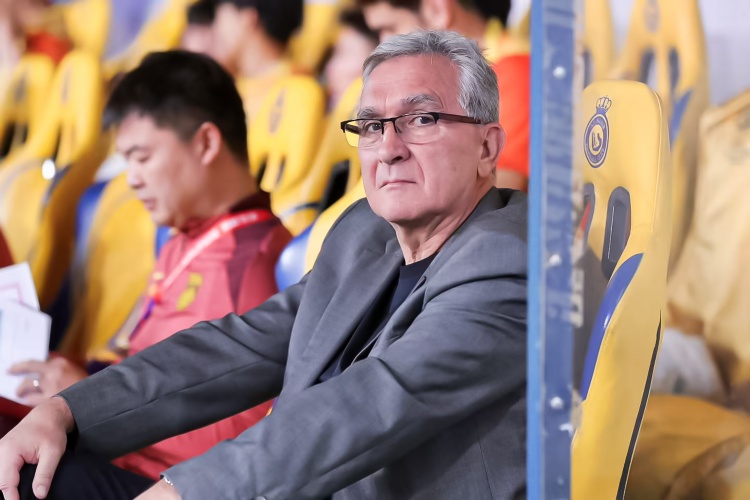 粤媒：伊万做得最糟糕的是临场指挥 国足或许看到触底反弹的曙光