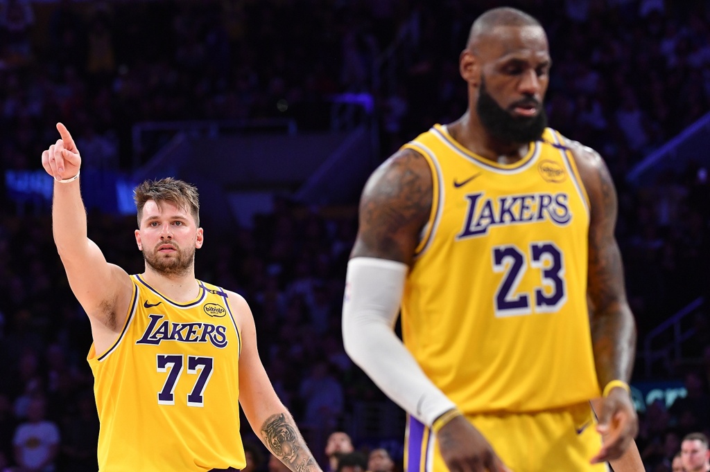 某球探：老詹的防守或成季后赛最大隐患 他不轻易犯规