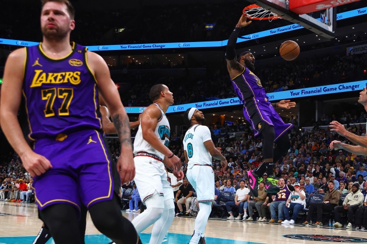 詹姆斯：我失去挚友AD很想念他 但我们得到了卢卡魔术师