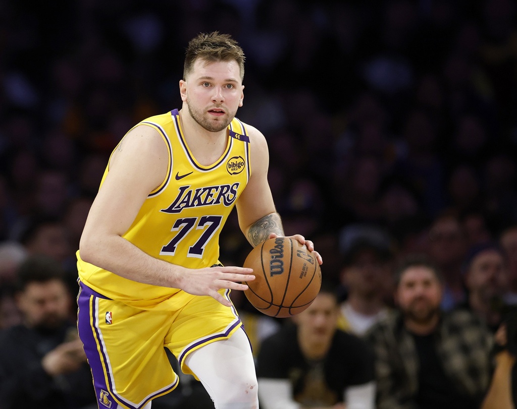 名记：5月佩林卡雷迪克与东契奇会面确认其是湖人门面 詹姆斯没在