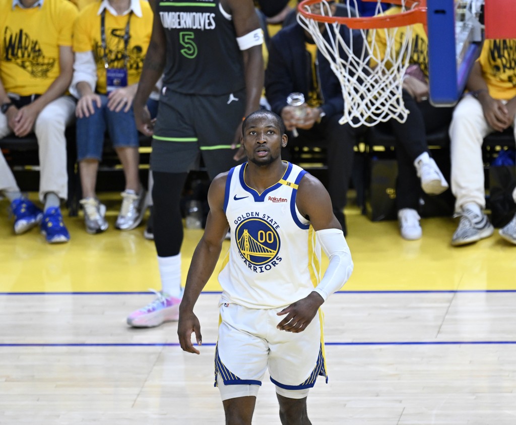 苏群：库明加处境尴尬&和球队不搭 科尔希望他学阿隆-戈登&马里昂