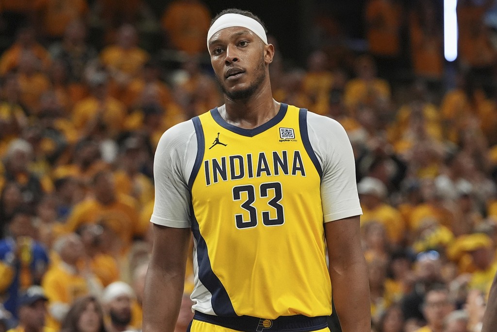 卡莱尔：特纳离去是球队的重大损失 雄鹿突然介入并让他马上决定