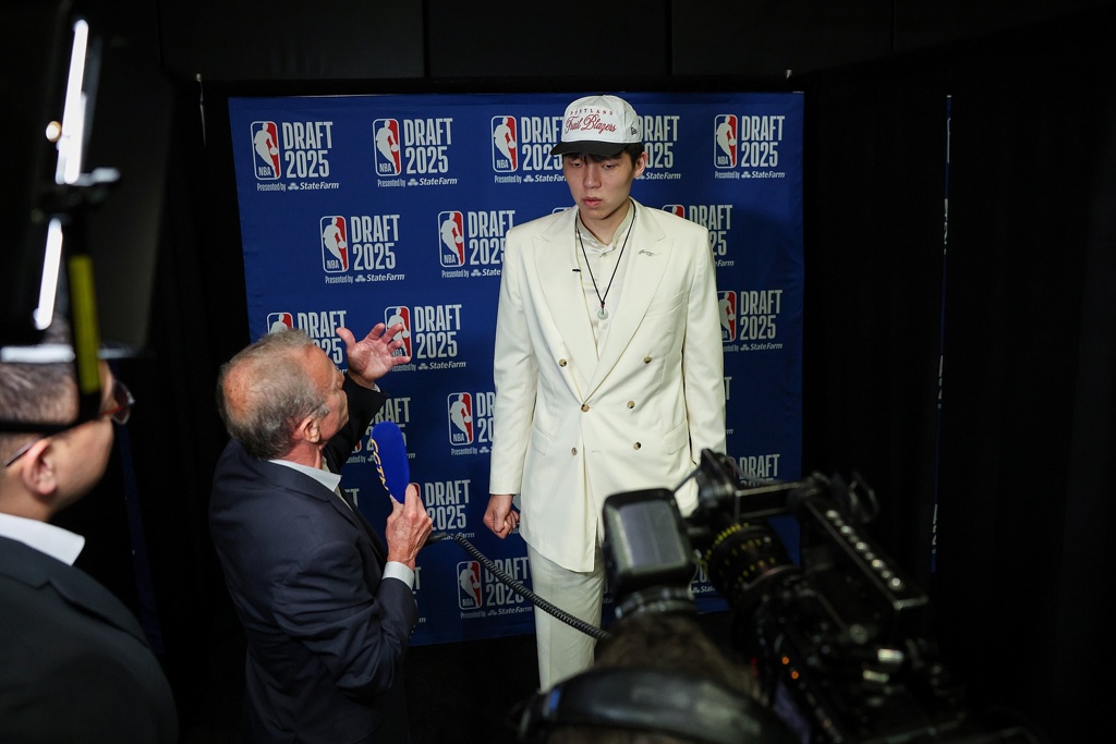 付政浩：杨瀚森被选中后身价过亿 有天赋球星还是应该立志冲击NBA