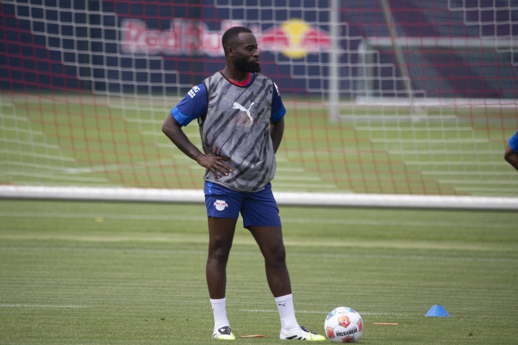 德天空：多家俱乐部有意租借莱比锡后卫海特勒伊达，附带买断选项